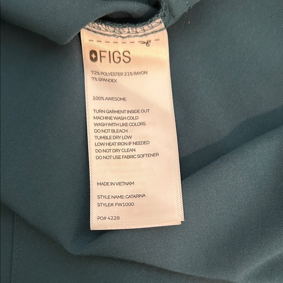 Figs Caribbean Blue Scrub Top - Picture 5 of 6